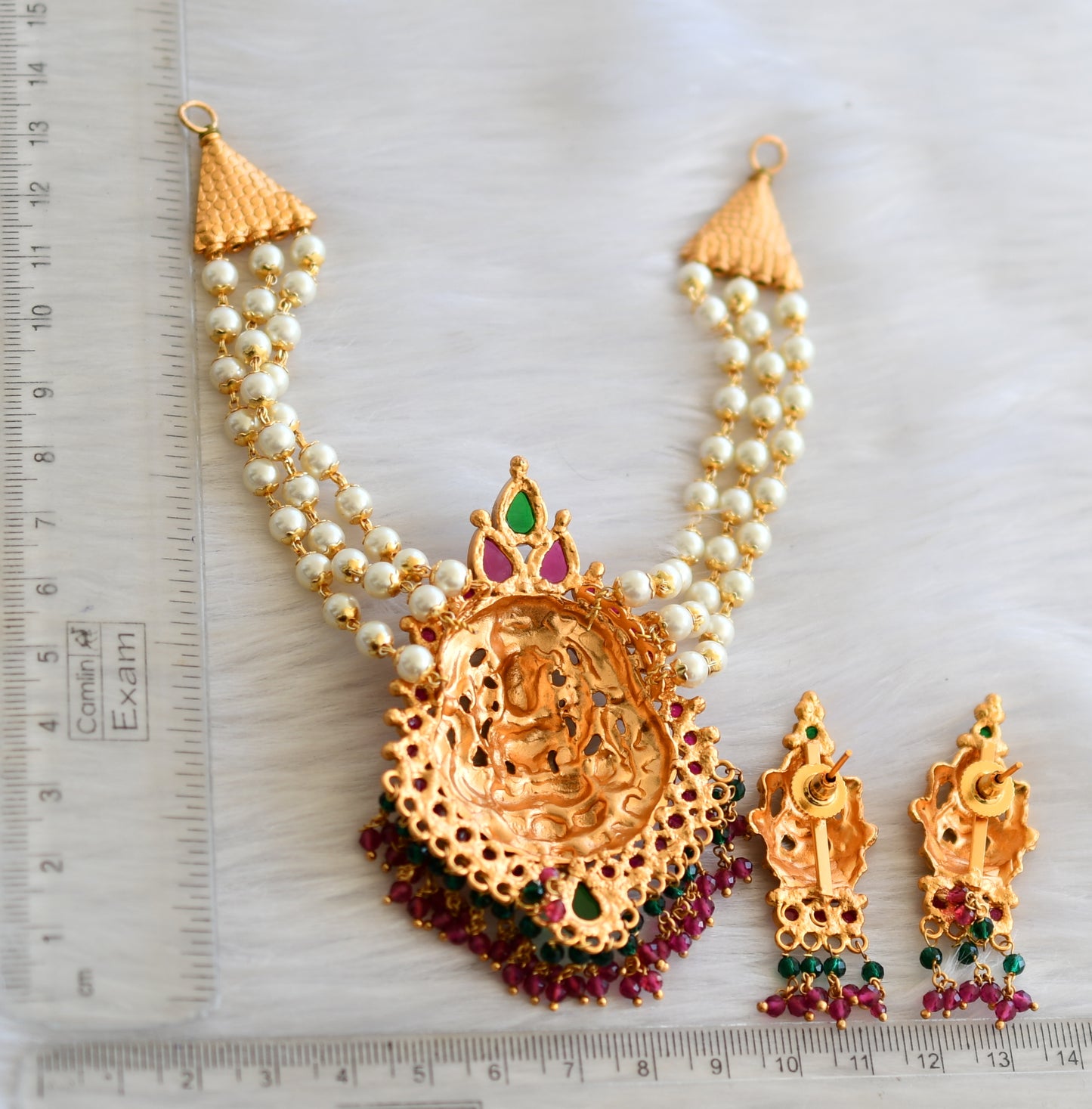 Matte finish kemp-green Lakshmi pearl choker necklace set dj-33140