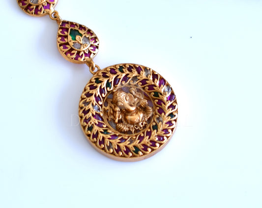 Matte finish Real kemp-green Ganesha maang tikka dj-27151