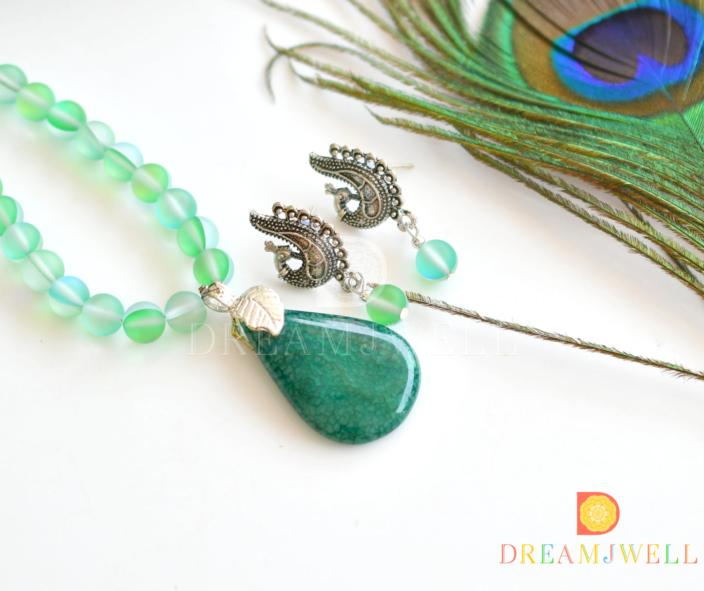 Silver tone green mystic stone beads necklace set with sliced agate pendant dj-36366
