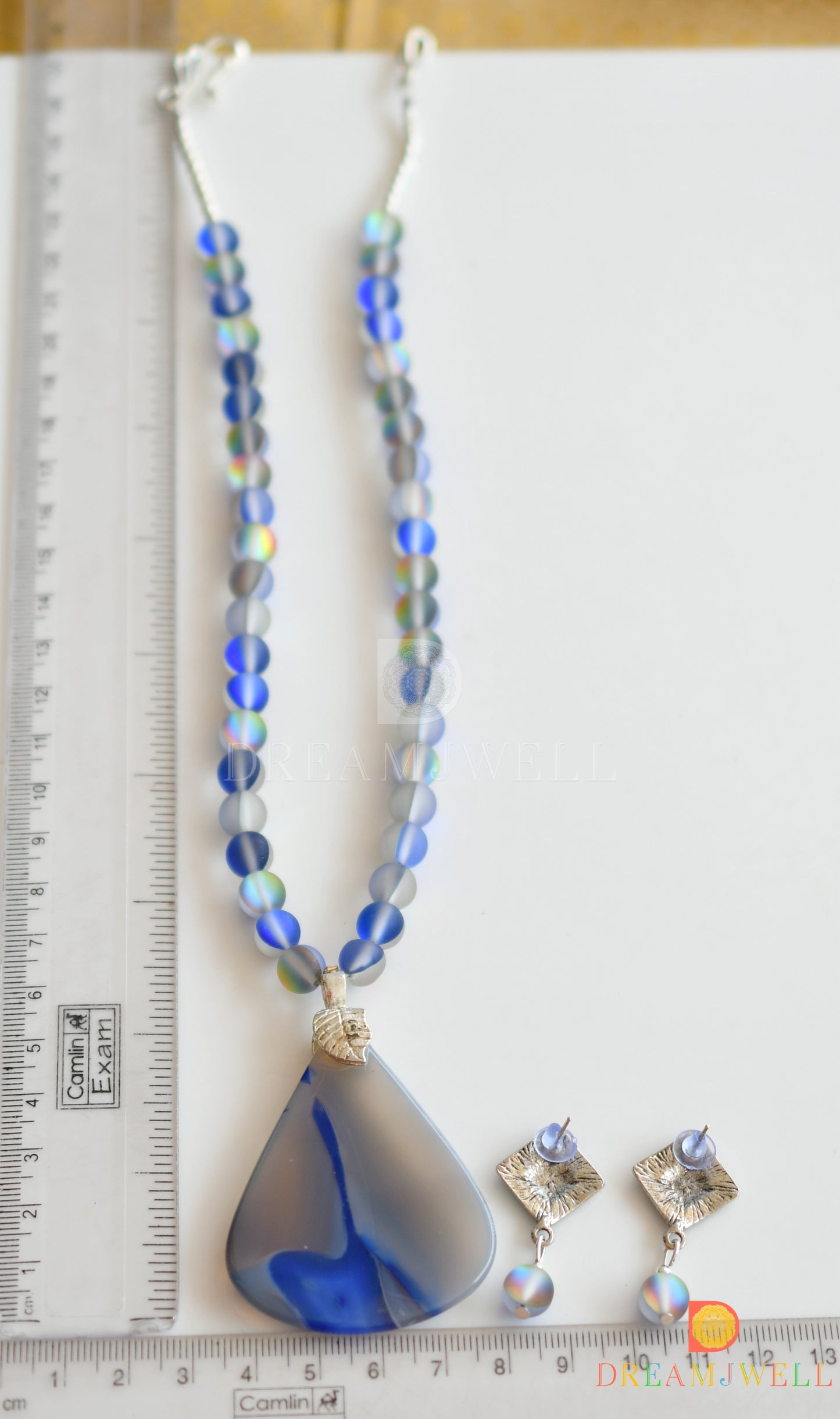 Silver tone blue mistik stone beads necklace set with sliced agate pendant dj-36370