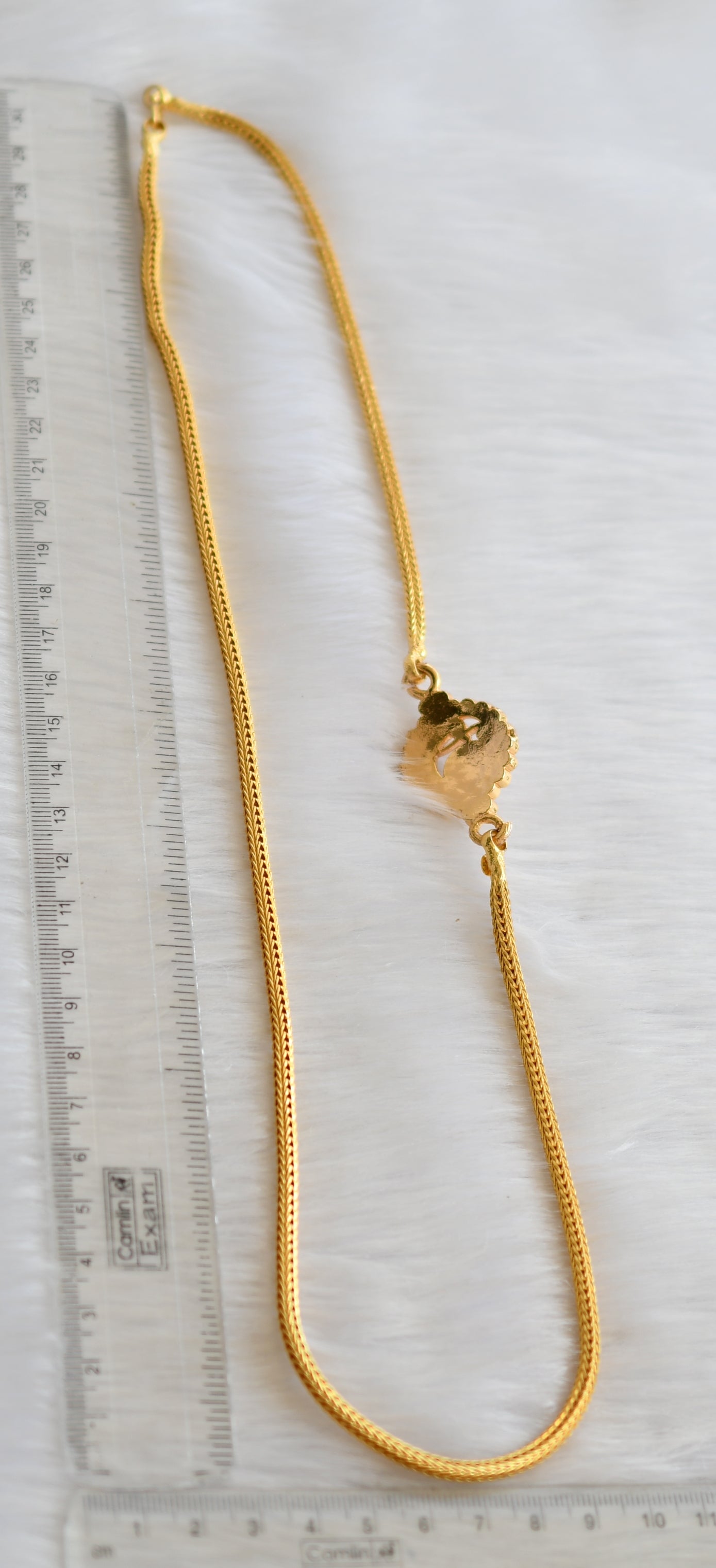 Gold tone white swan mugappu chain dj-40151