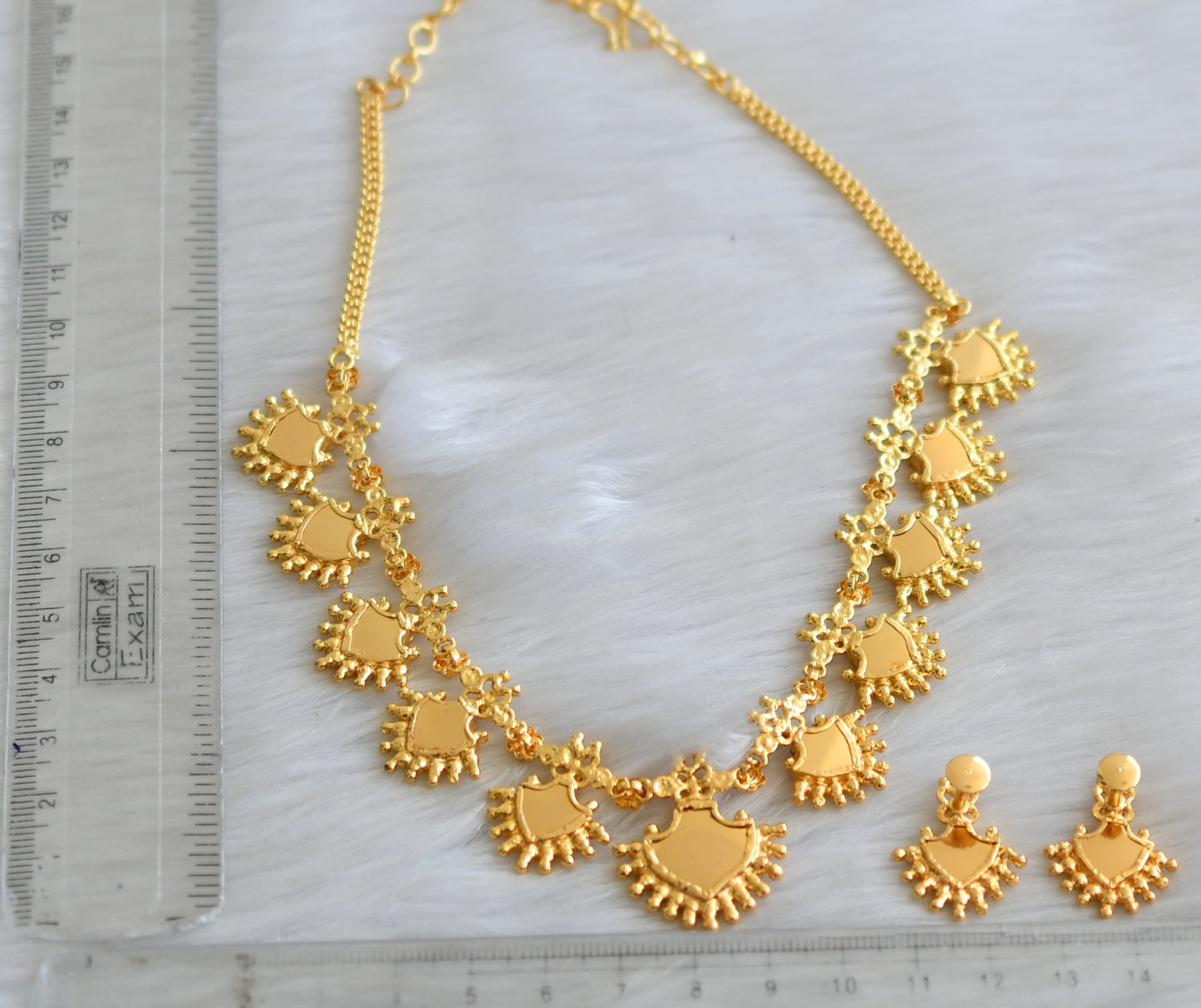 Gold tone pink stone green palakka Kerala style necklace set dj-41164