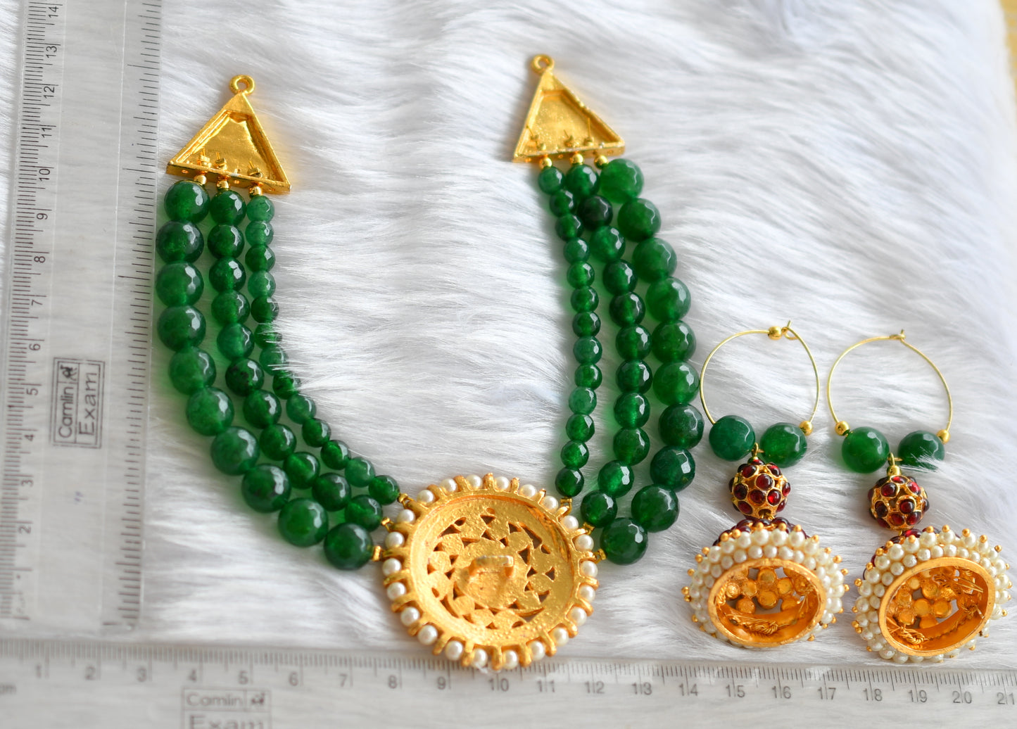 Gold tone green agate round pendant necklace with hoop Jhumkka dj-19350