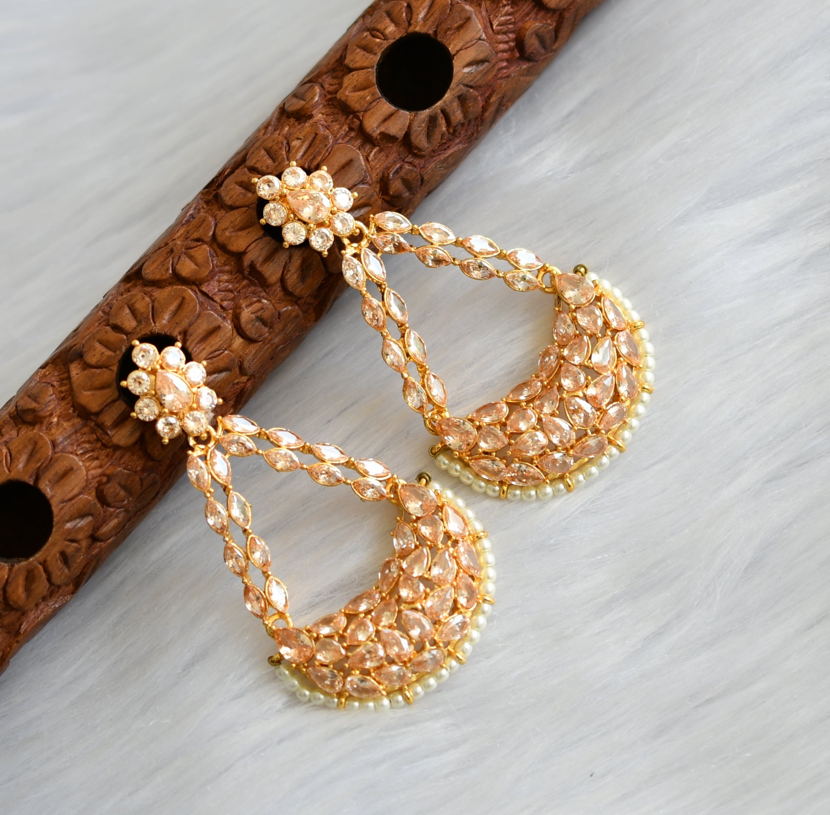 Gold Earring Trend 2021 Earring Trends Trendy Gold Earrings 2019