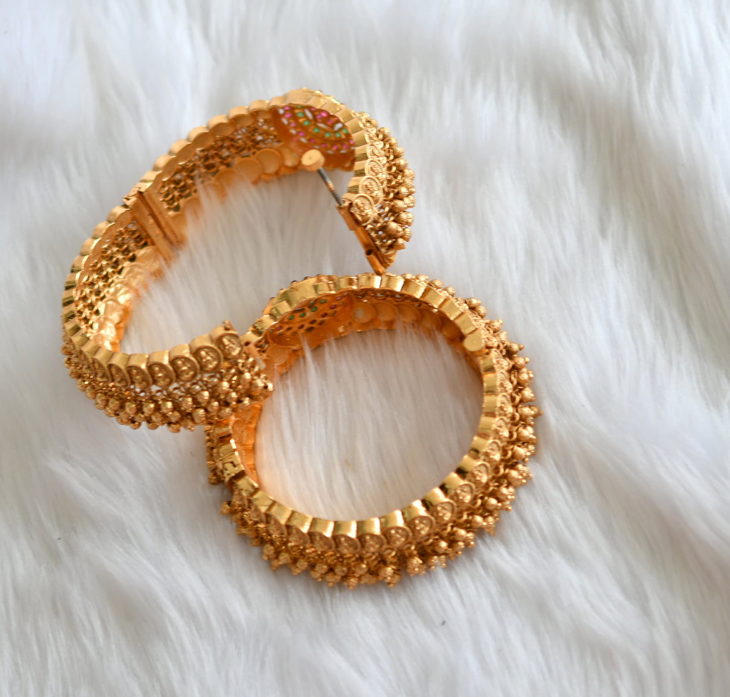 Matte finish cluster kemp-green Lakshmi coin type screw bangles (2.6) dj-39526