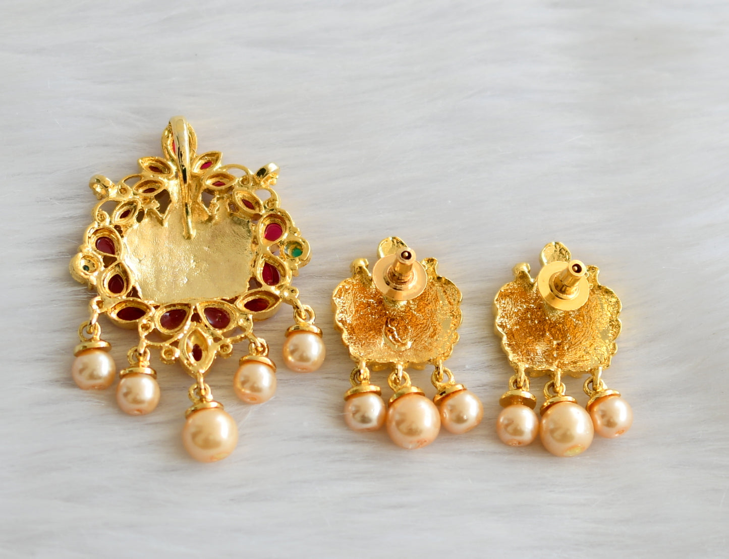 Gold tone kemp-green Lakshmi pendant set dj-03195