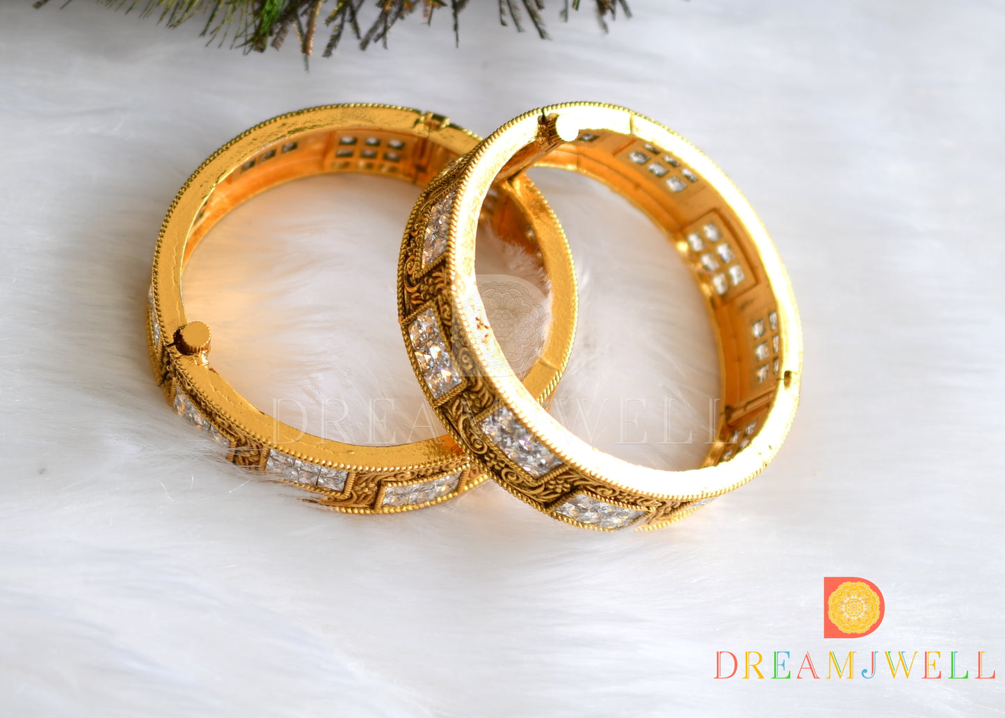 Antique gold tone AD square stone white screw type Bangles(2.4) dj-12787