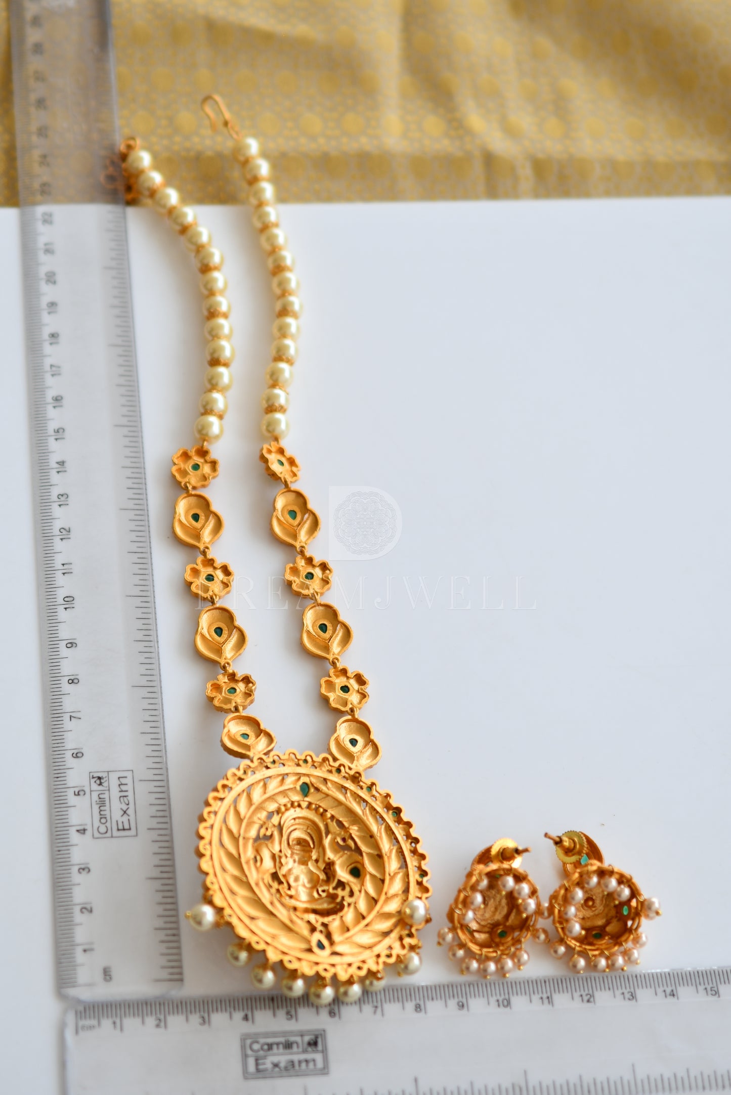 Matte finish emerald pearl beaded lakshmi short haar set dj-09784