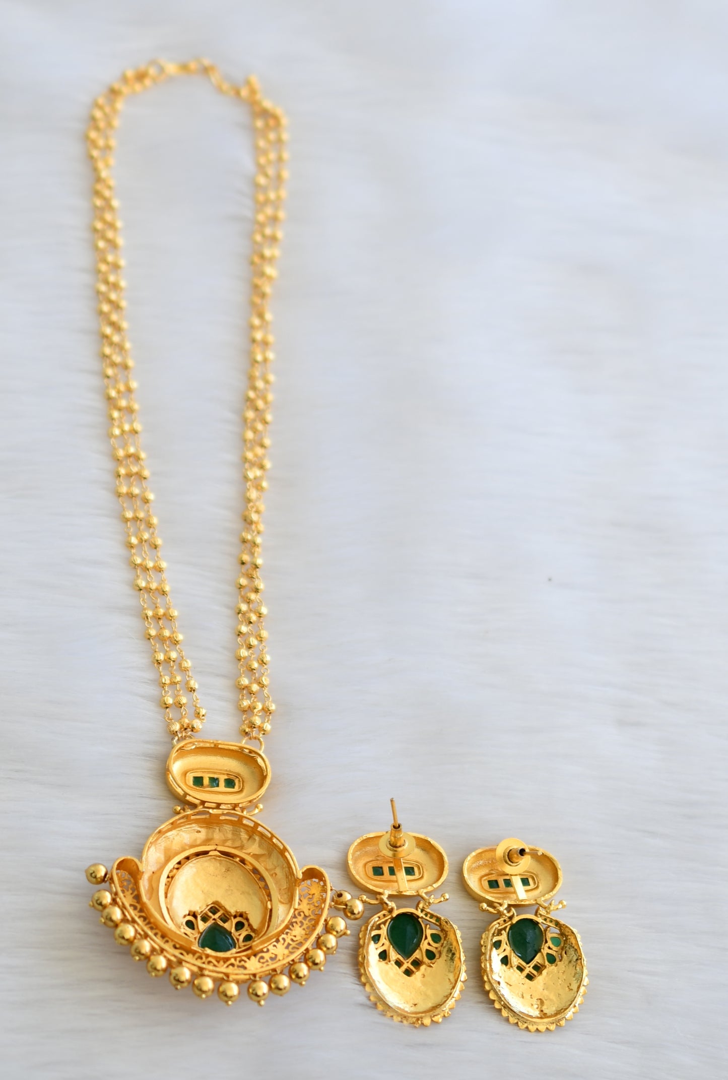 Matte finish emerald pendant set dj-02779