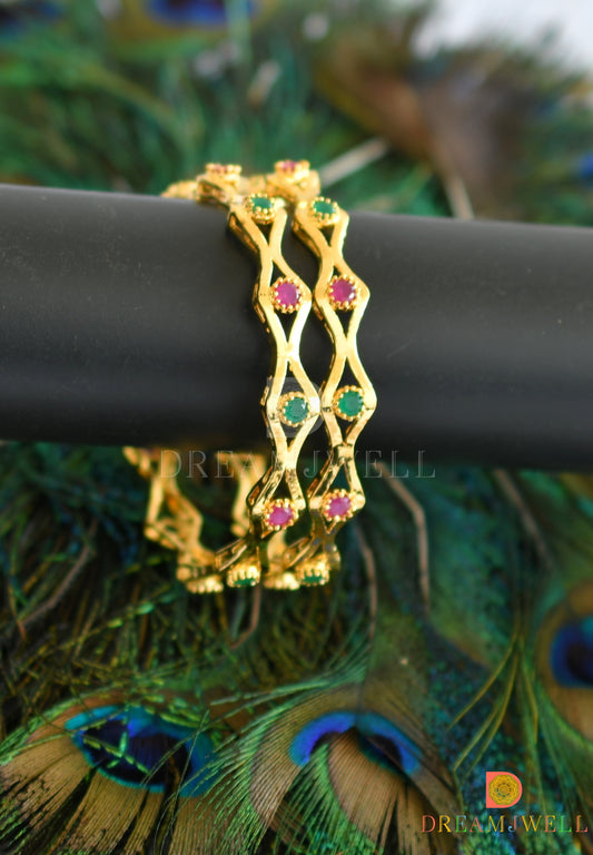 Gold tone ruby-emerald set of 2 bangles (2.6) dj-05529