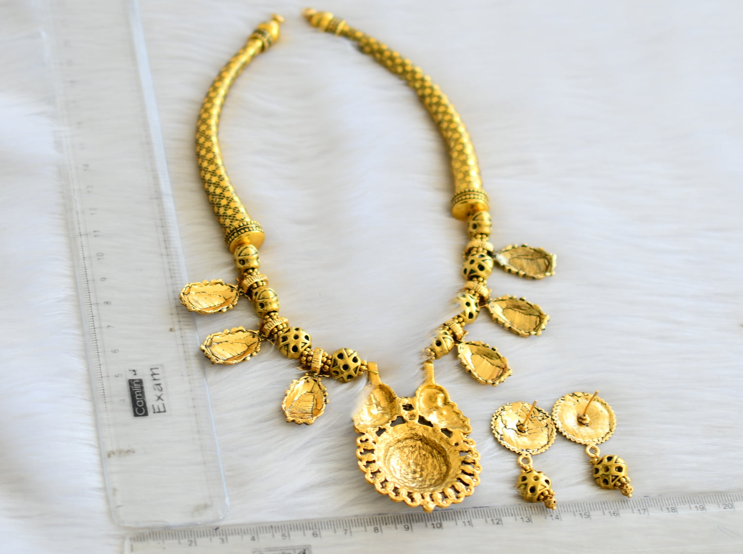 Antique gold tone lakshmi Kante necklace set dj-26421