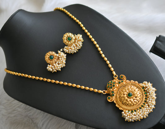 Antique gold tone pearl cluster green pendant set dj-03271
