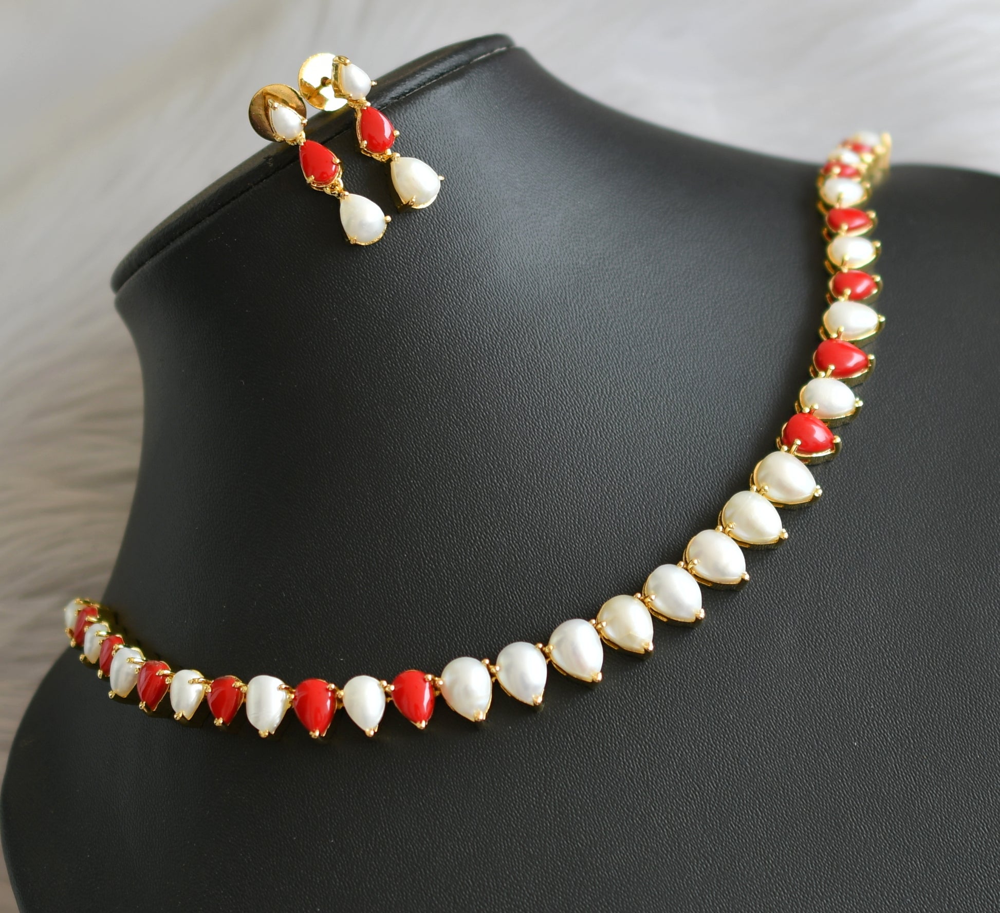 Gold tone pearl-coral stone necklace set dj-41723