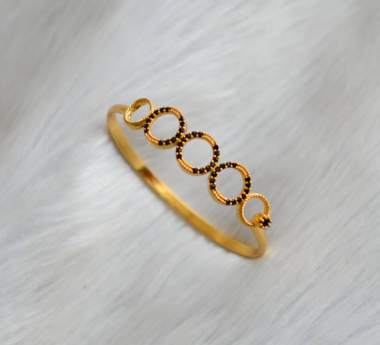 Gold tone black stone round bracelet dj-40429