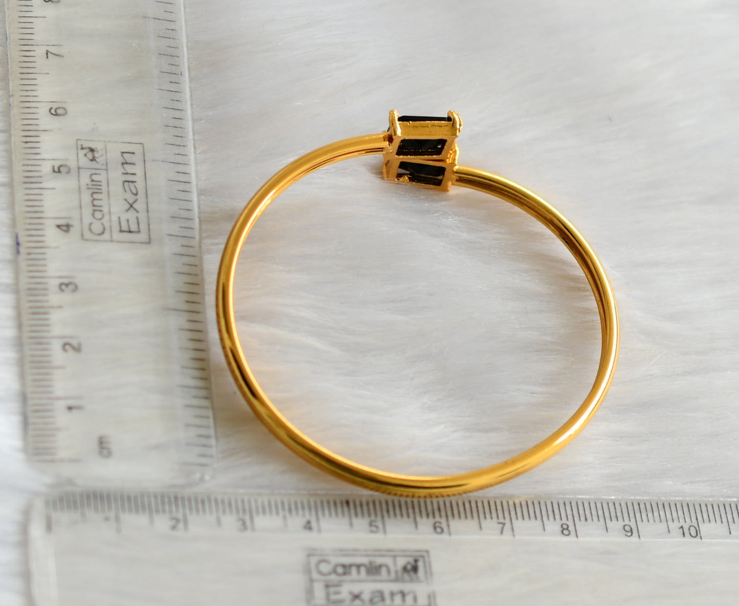 Gold tone black block stone bracelet dj-40417