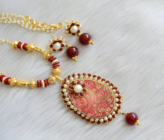 Gold tone maroon pachi pendant pearl necklace set dj-03561