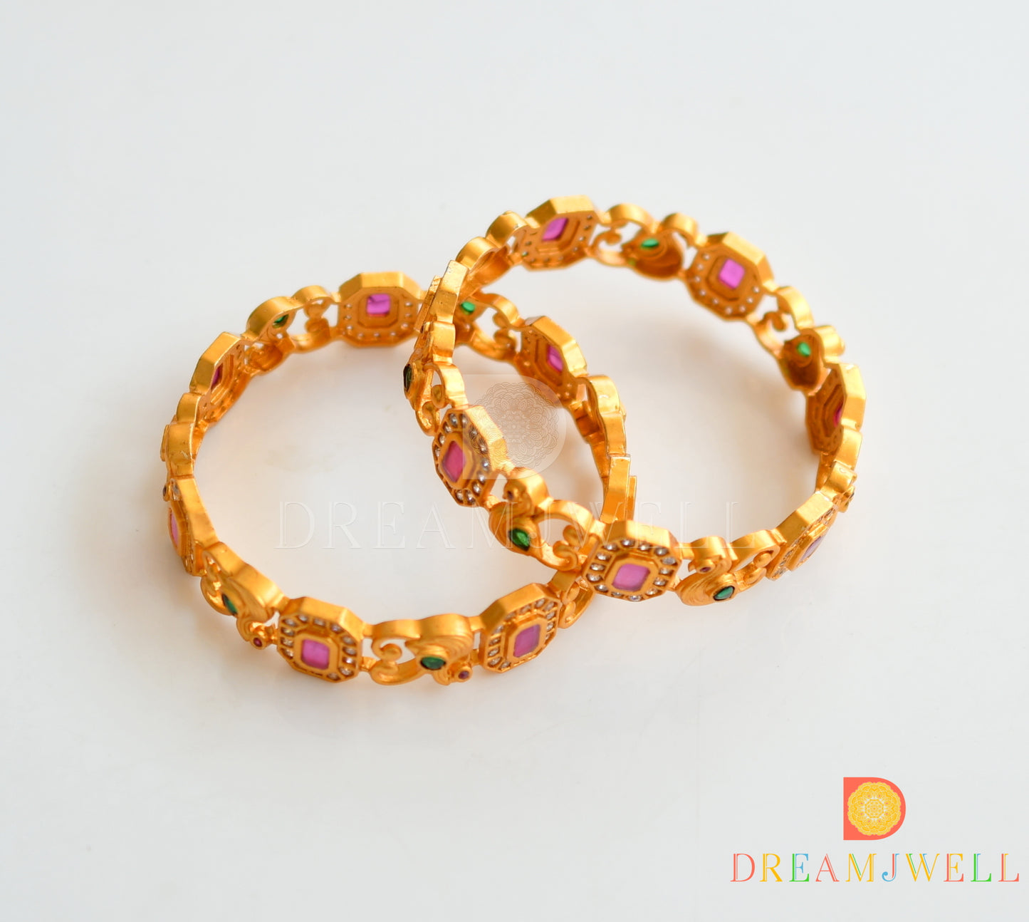 Matte finish ruby-green swan bangles(2.8) dj-30943