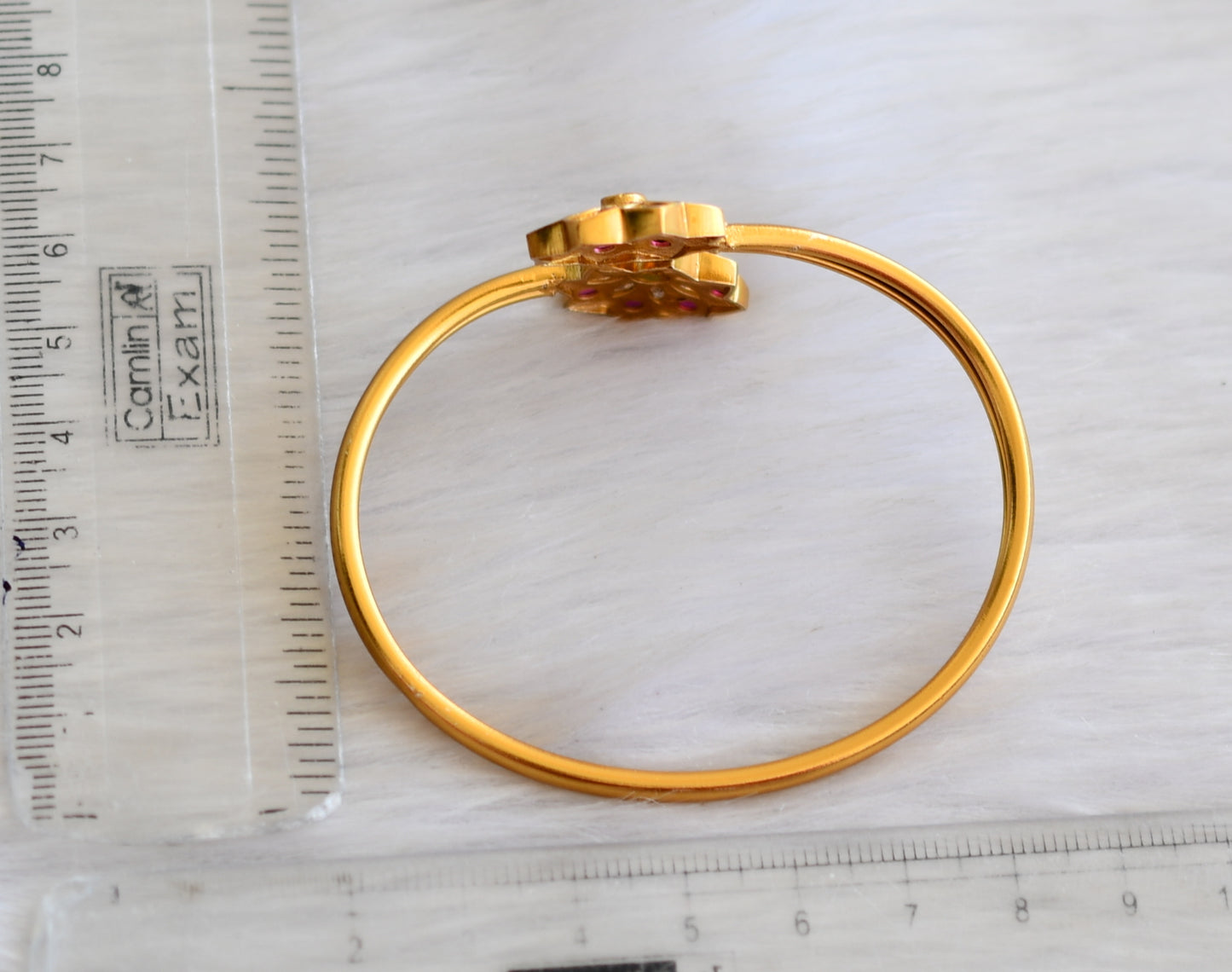 Matte finish kemp-white-green stone flower kada/Bracelet dj-41874