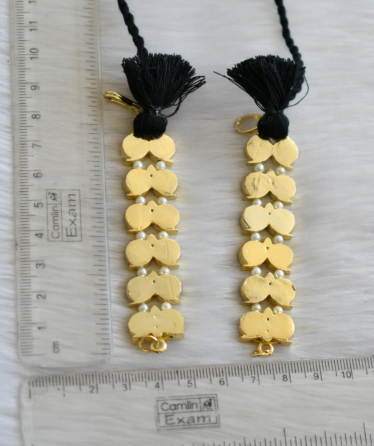 Gold tone precious kemp-green mango ear side chain dj-18468