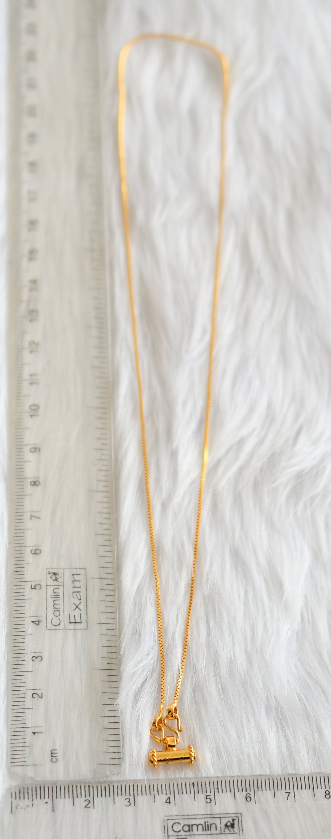 Gold tone chain with small pendant dj-39159