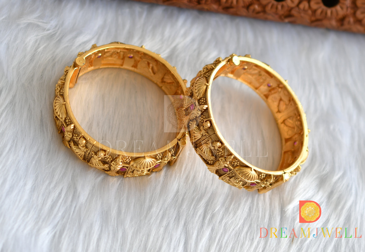 Matte finish ruby-green wedding design set of 2 Bangles(2.4) dj-38304