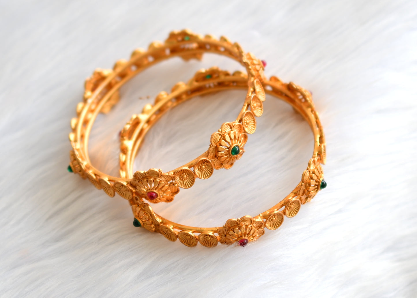 Matte finish kemp-green flower bangles (2.8) dj-39814