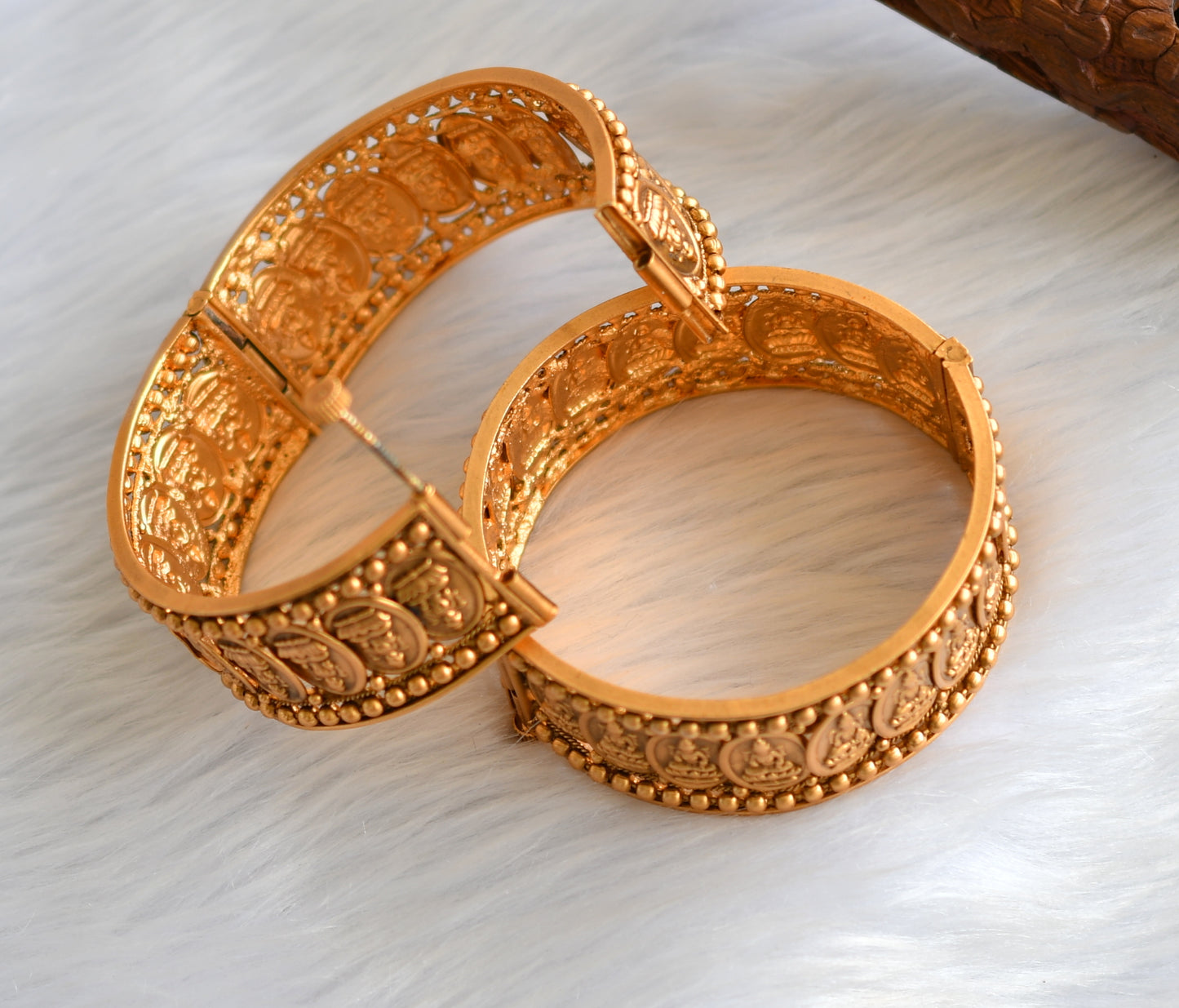 Matte finish Lakshmi screw bangles (2.8) dj-39835