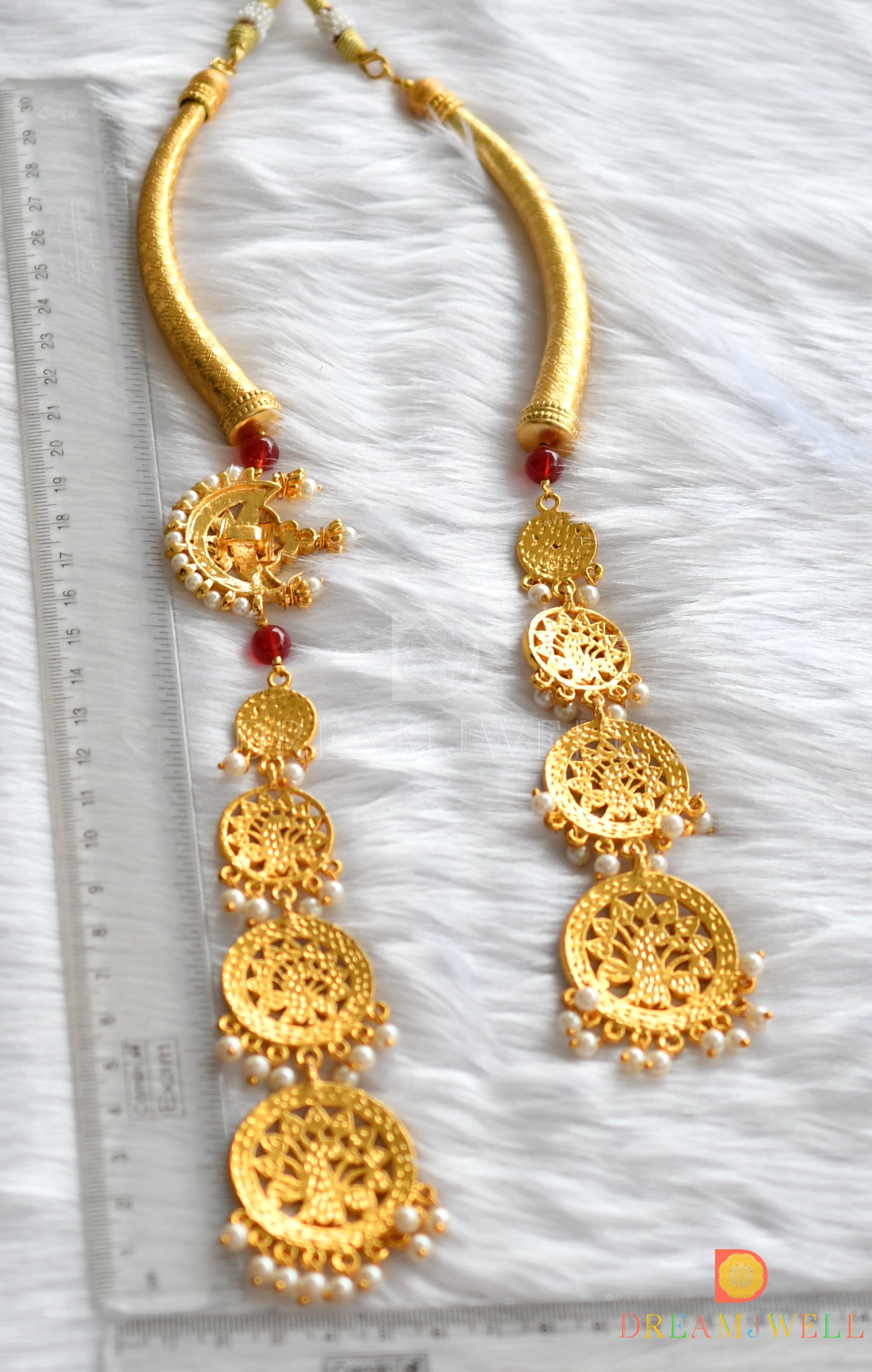 Gold tone Kemp-green moon necklace dj-37575