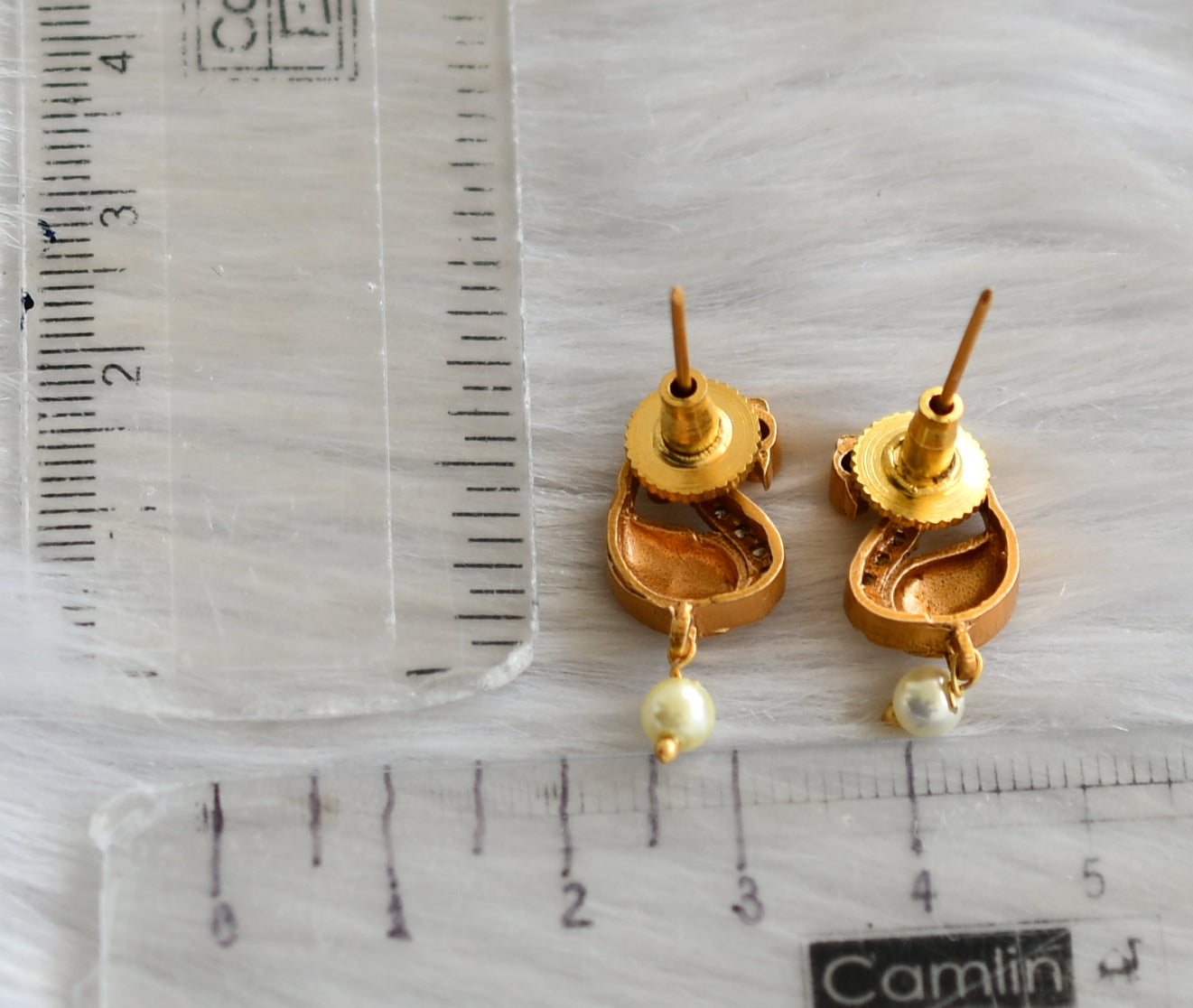 Matte finish ruby-white stone swan earrings dj-42046