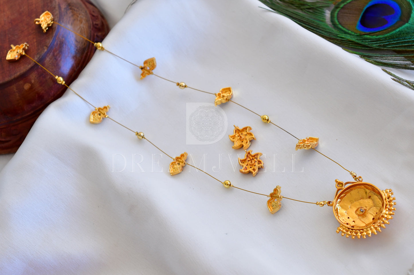 Gold tone Kemp-green Wired Necklace Set DJ26019