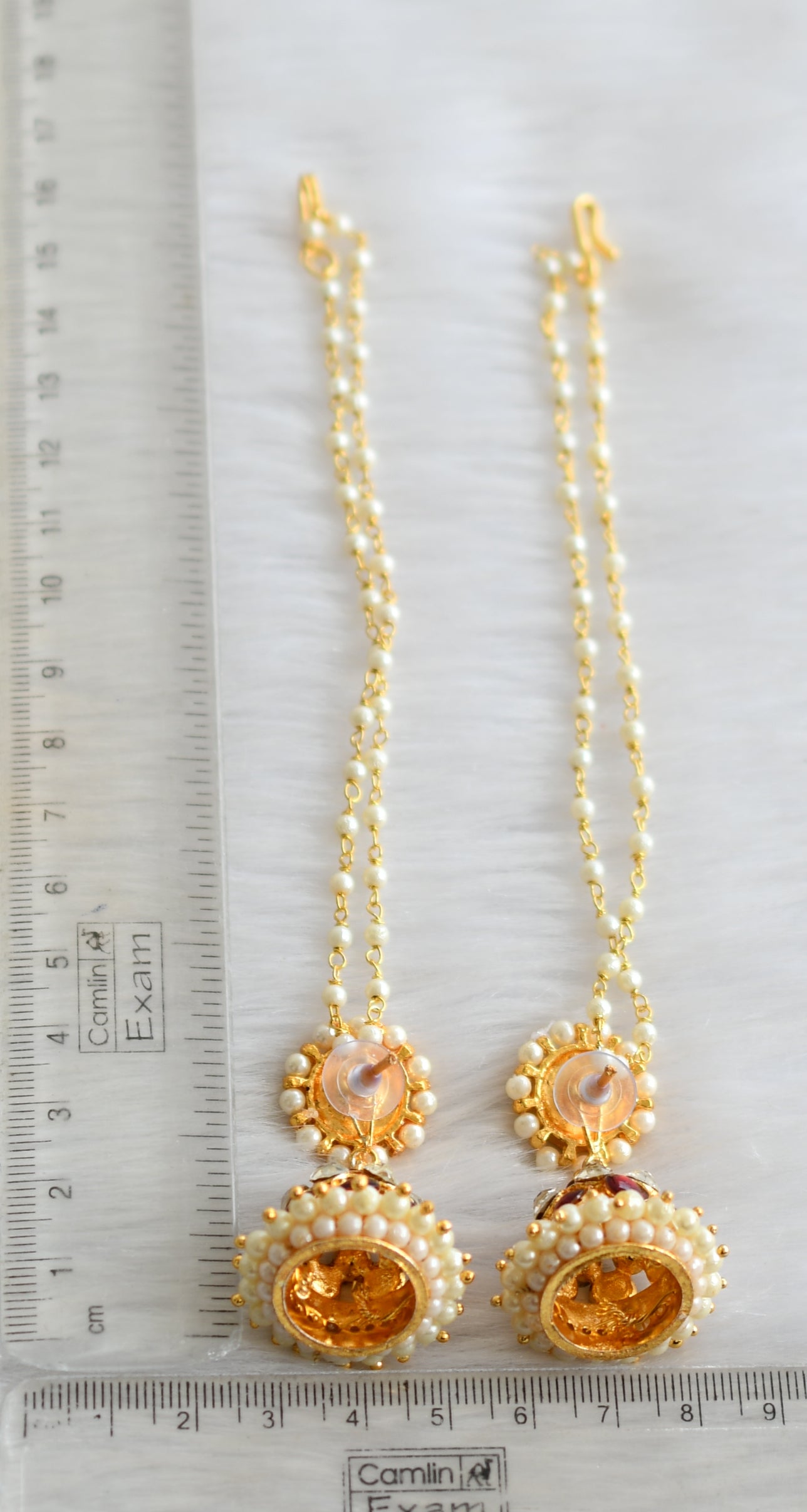 Gold tone kemp-green pearl jhumkka with side chain dj-39913