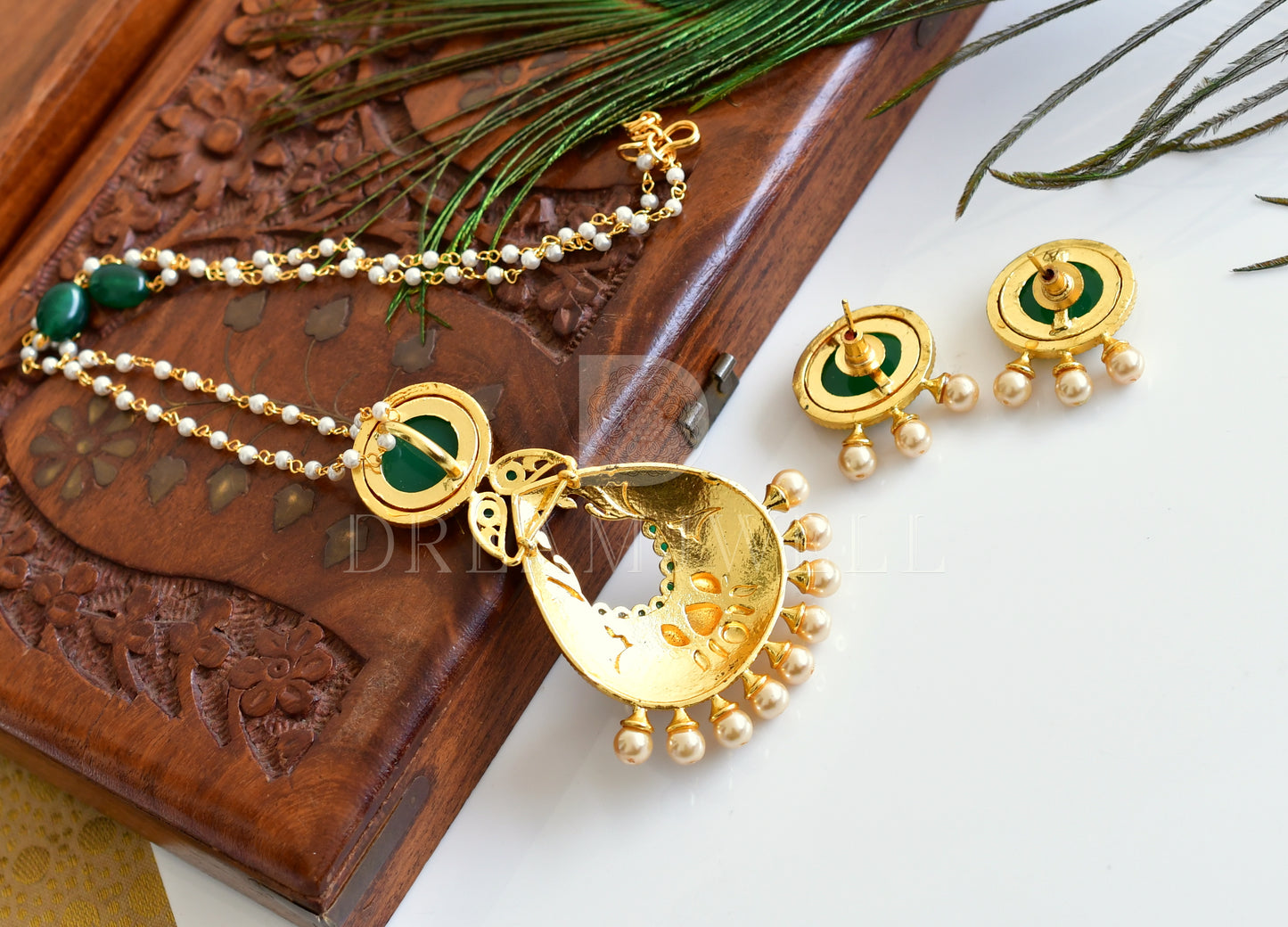 Matte Finish Emerald Green Lotus Pearl chain/Necklace Set-dj14921