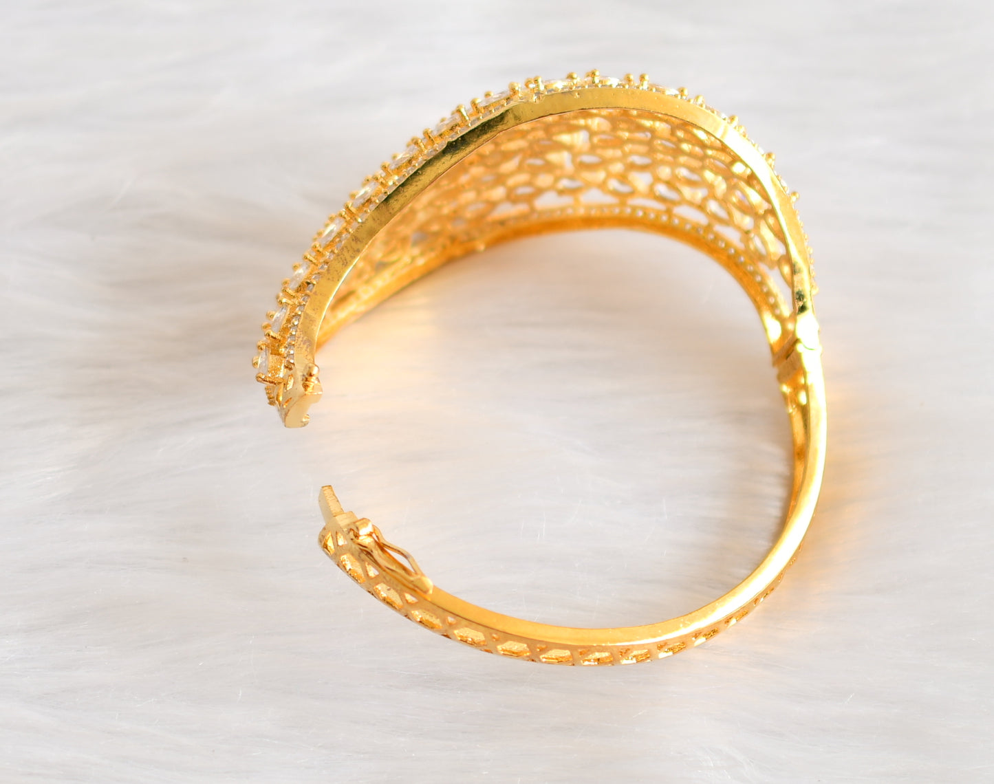 Gold tone cz white bracelet dj-19777