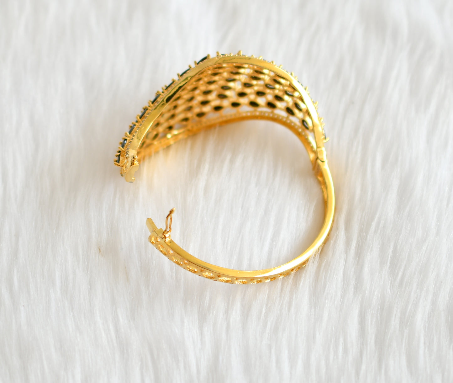 Gold tone cz black bracelet dj-19778