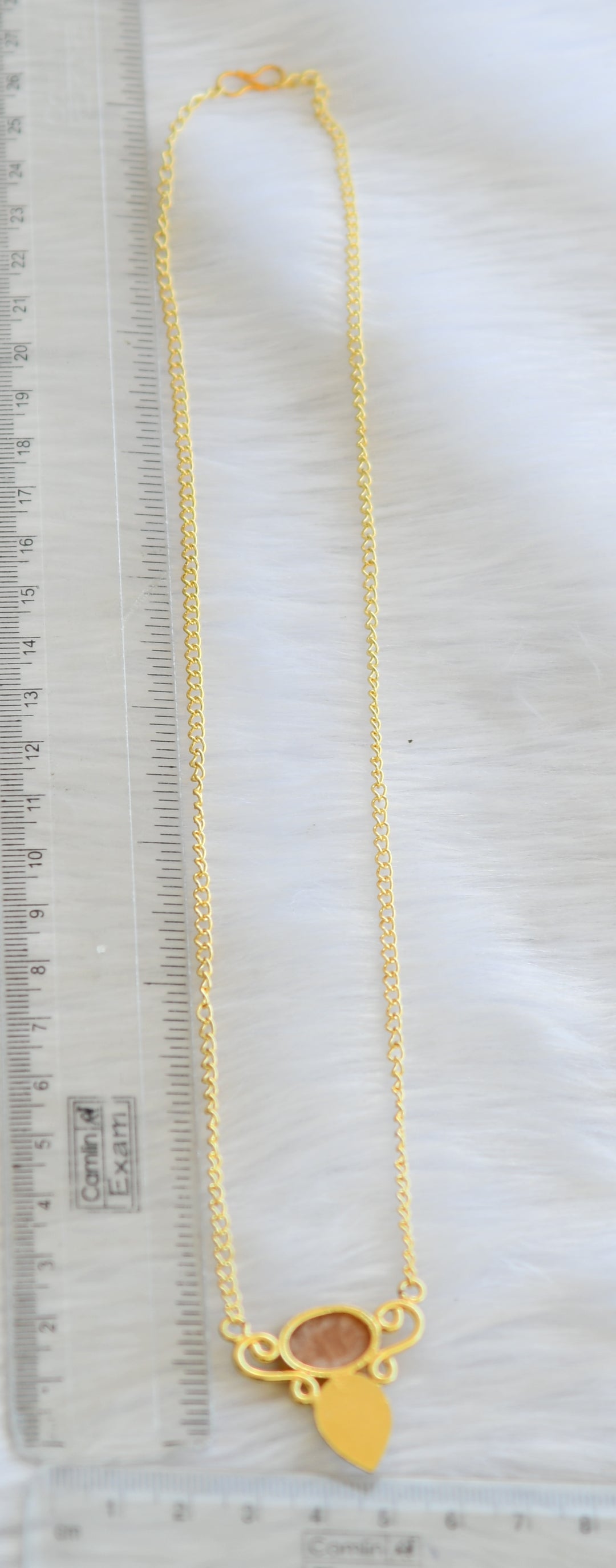 Gold tone baby pink stone pendant with chain dj-40062