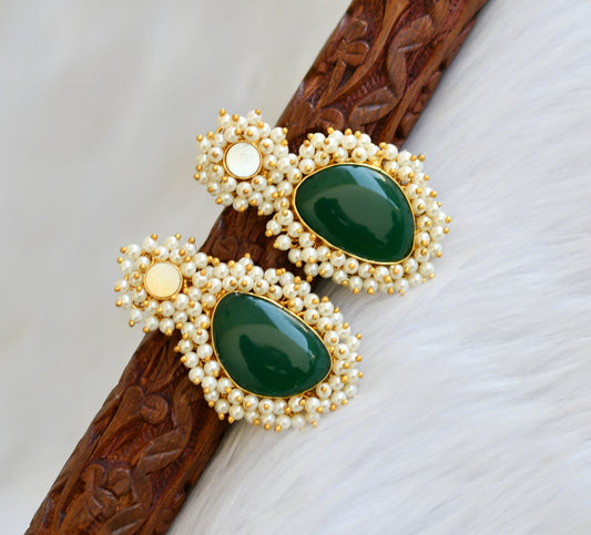 Gold tone green pearl cluster earrings dj-39997