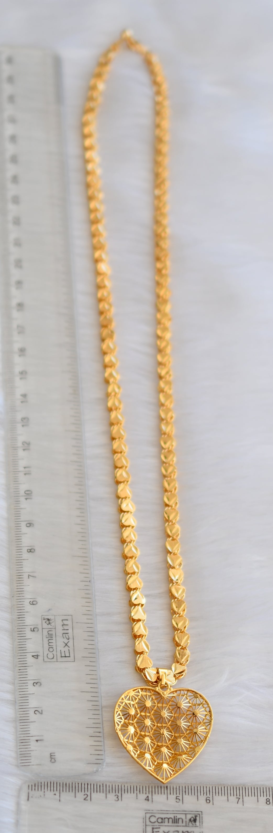 Gold tone heart pendant with chain dj-39979