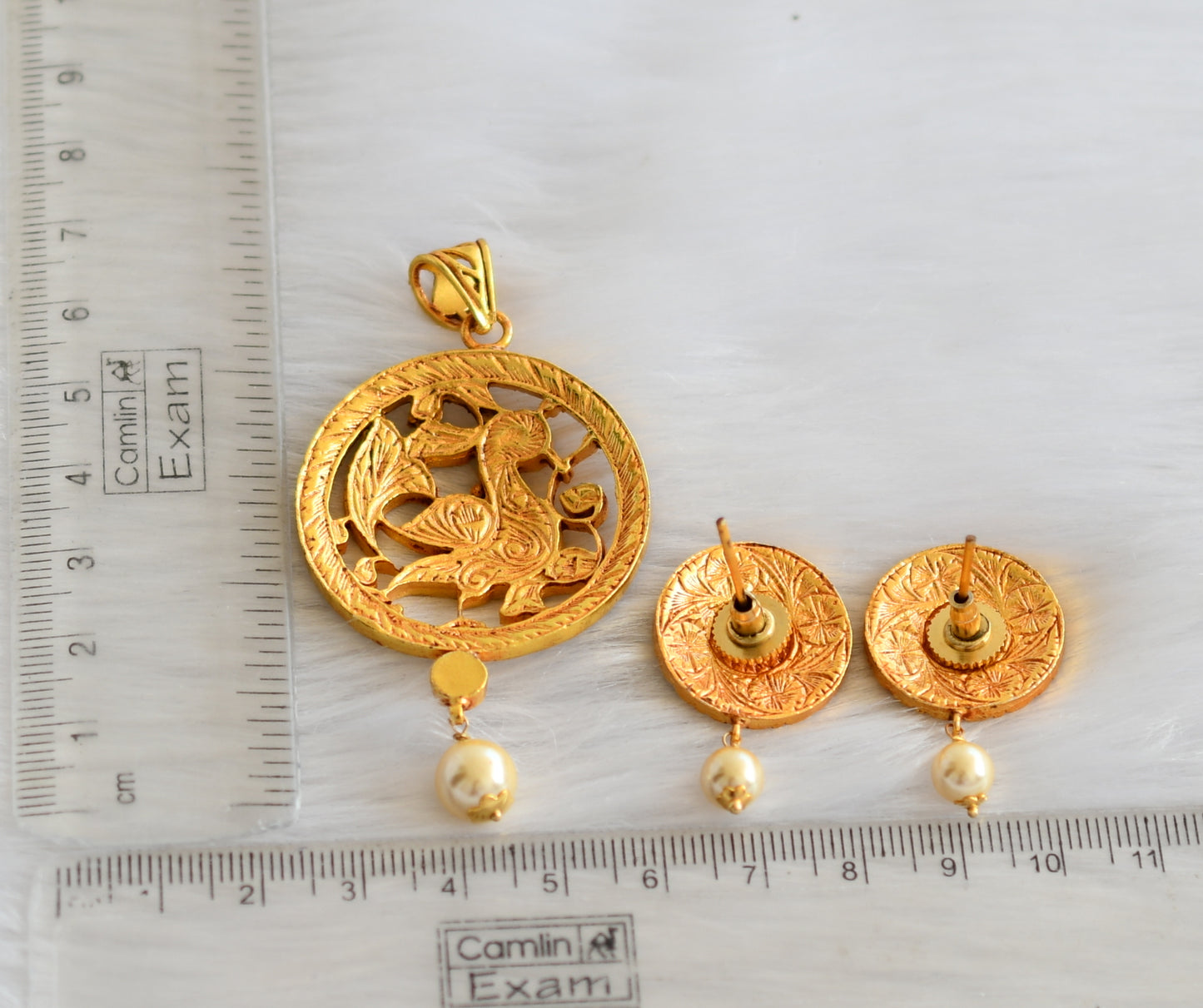 Gheru finish green kundan jadau swan pendant set dj-21033