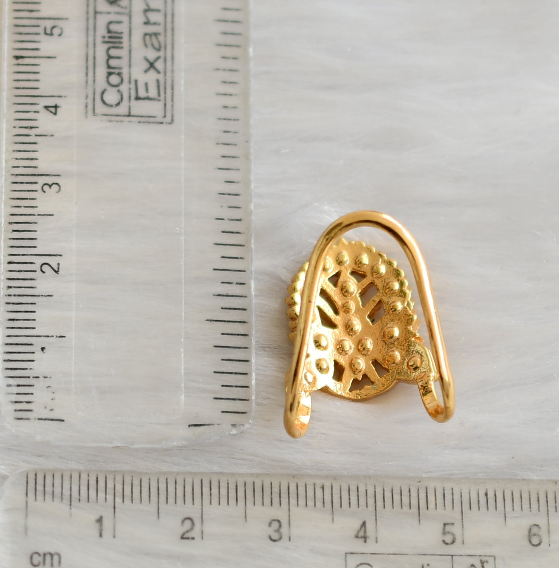 Gold tone ad white-ruby vanki finger ring dj-40009