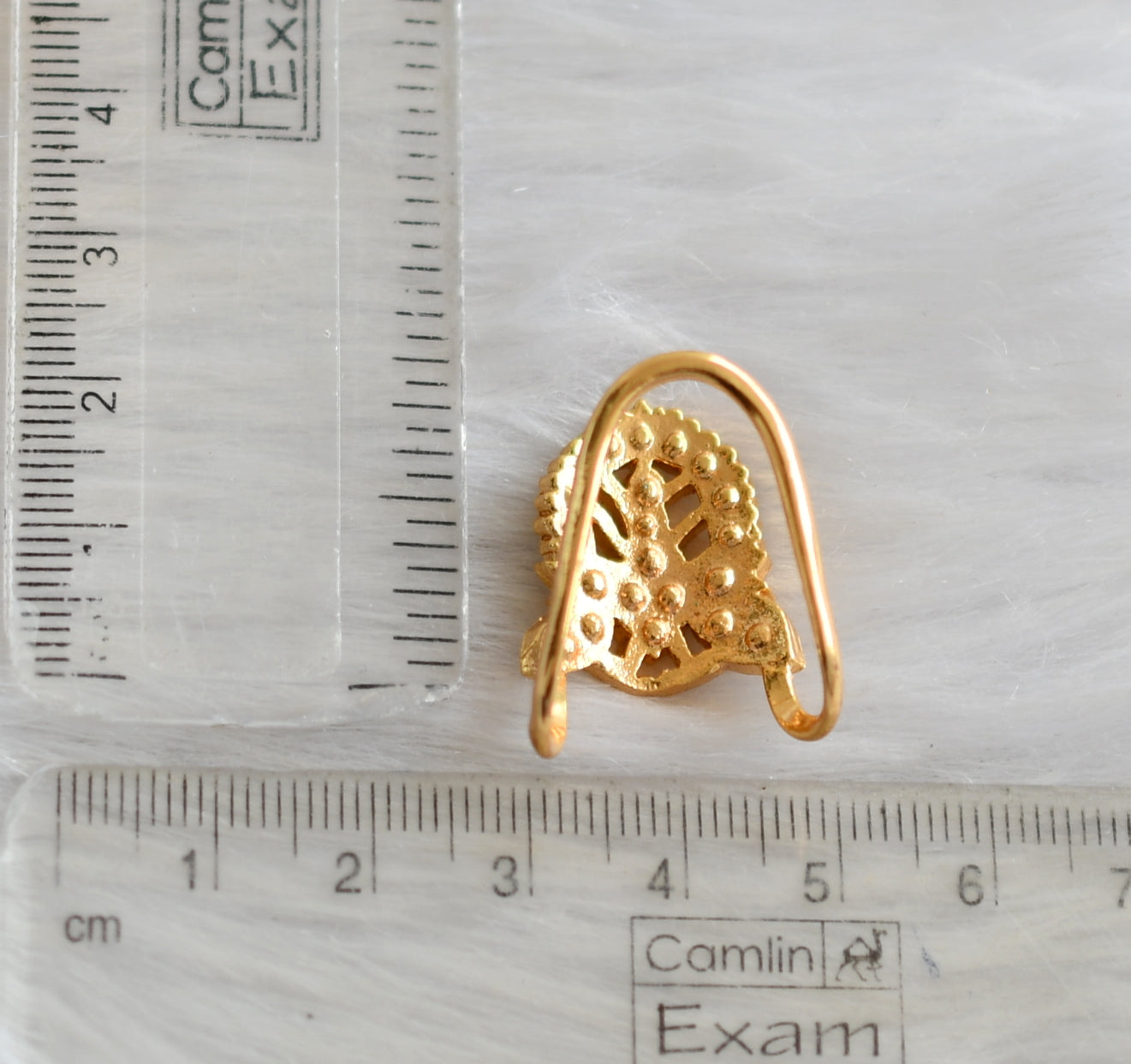 Gold tone ad white-ruby vanki finger ring dj-40010