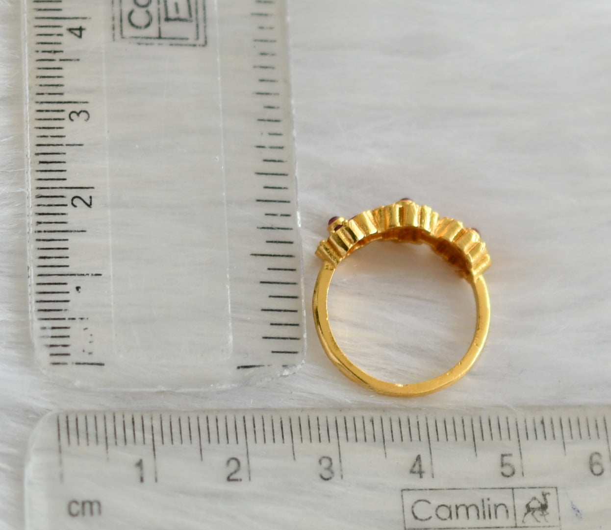 Gold tone ruby flower finger ring dj-40045