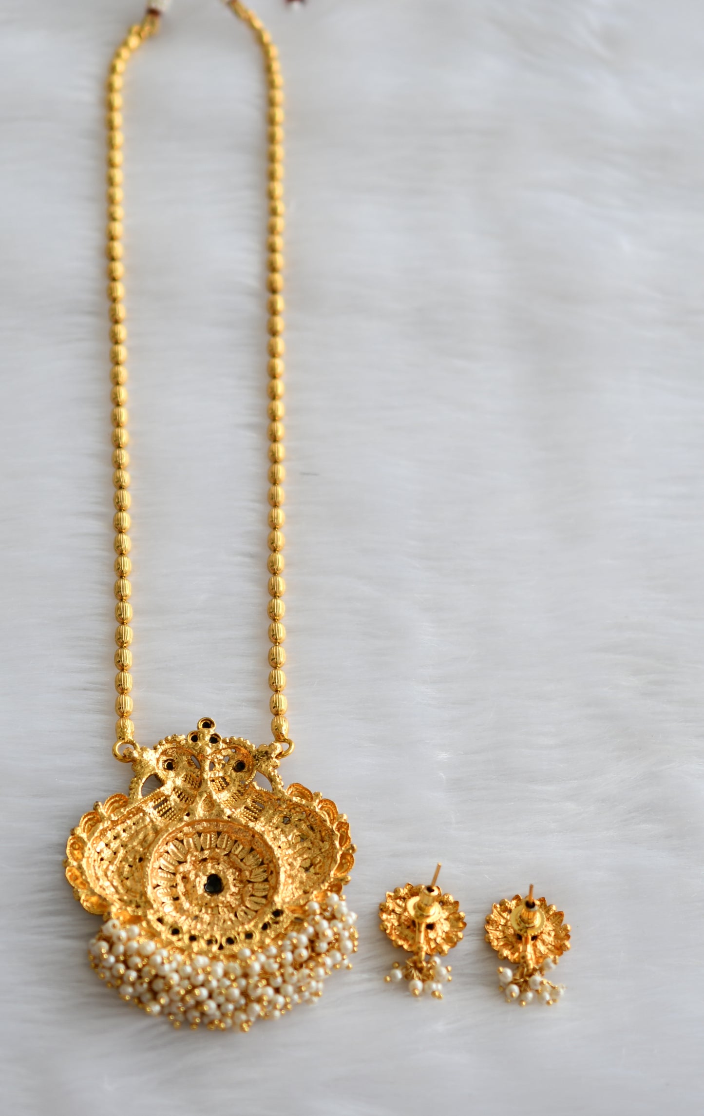 Antique gold tone black pearl cluster peacock chain set dj-01857