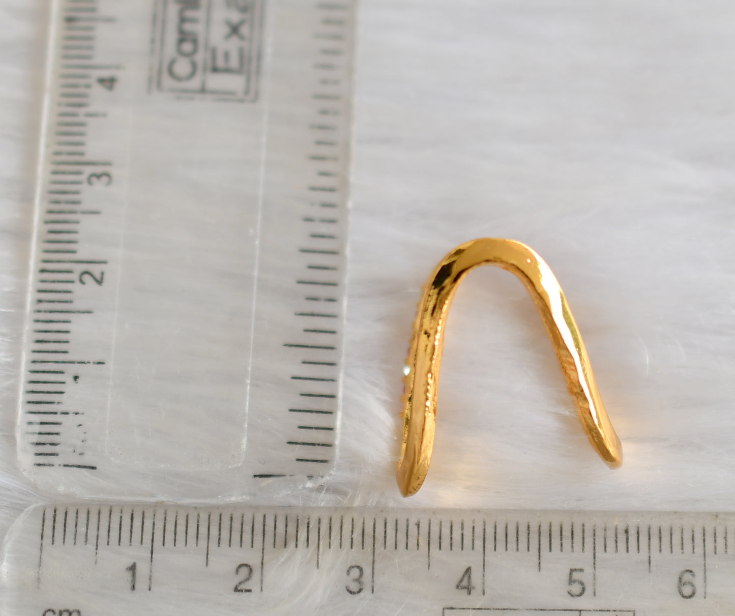 Gold tone ruby-White vanki finger ring dj-40026