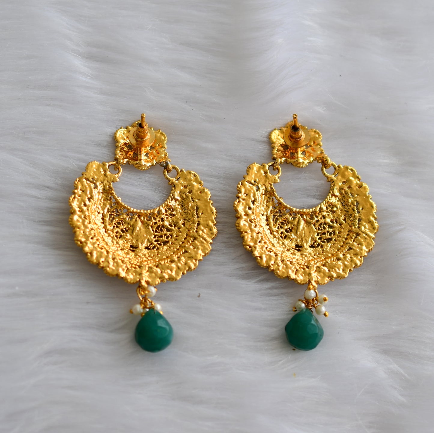 Antique gold tone emerald green bali earrings dj-01876