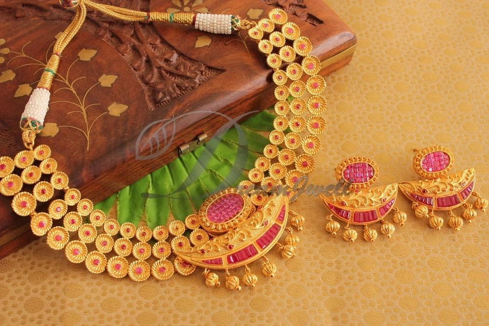 DREAMJWELL Royal Gram Gold-plated Ruby Bridal Necklace Set