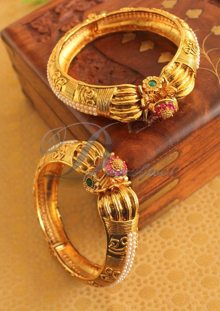 Antique gold tone ruby screw type Kada/Bangles dj13147