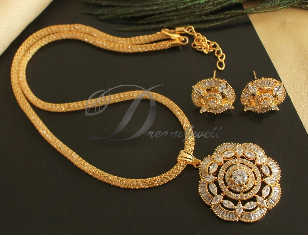 Gold Tone Cz White Flower Pendant Set DJ26163
