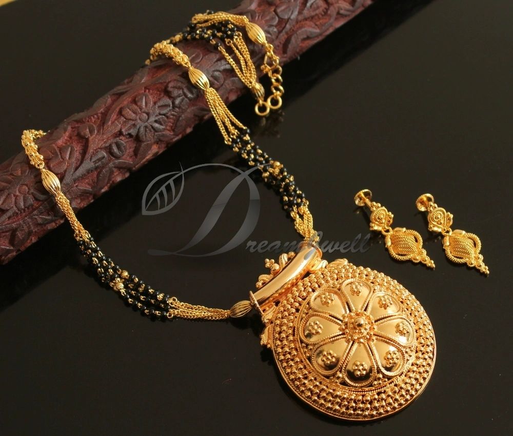 Gold Tone Kerala Style round pendant with karimani mala Set DJ28881