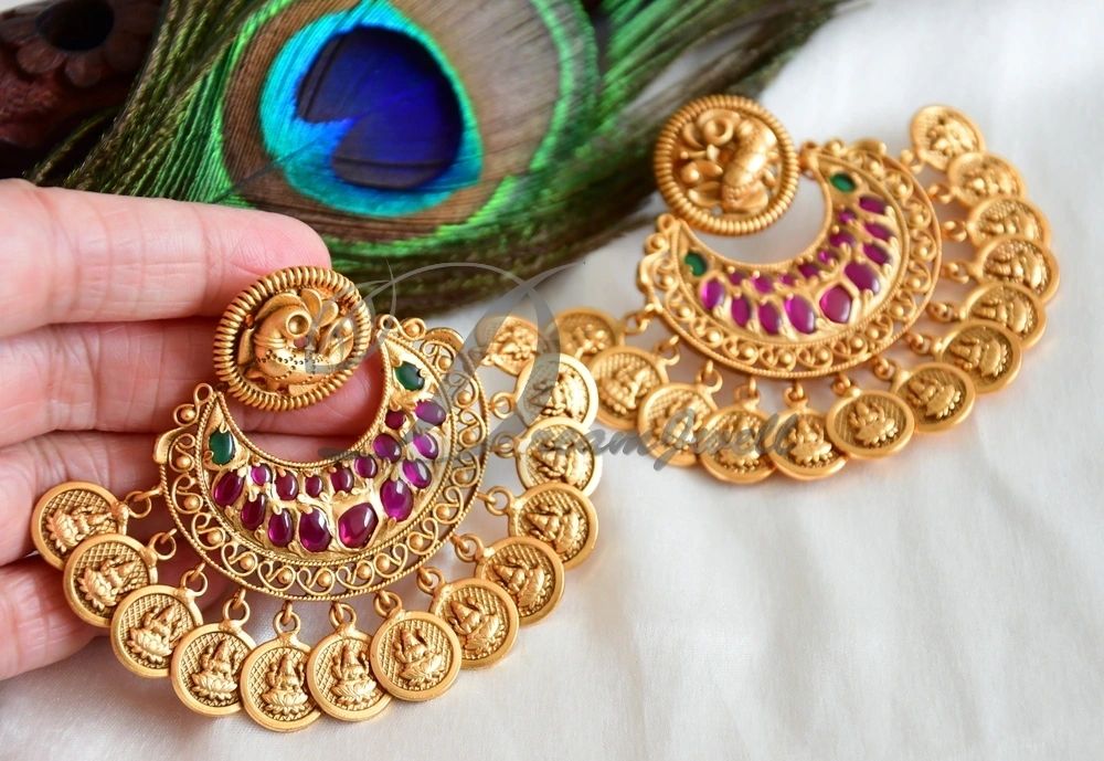 DREAMJWELL Gorgeous Matte Finish Kemp-green Lakshmi Coin