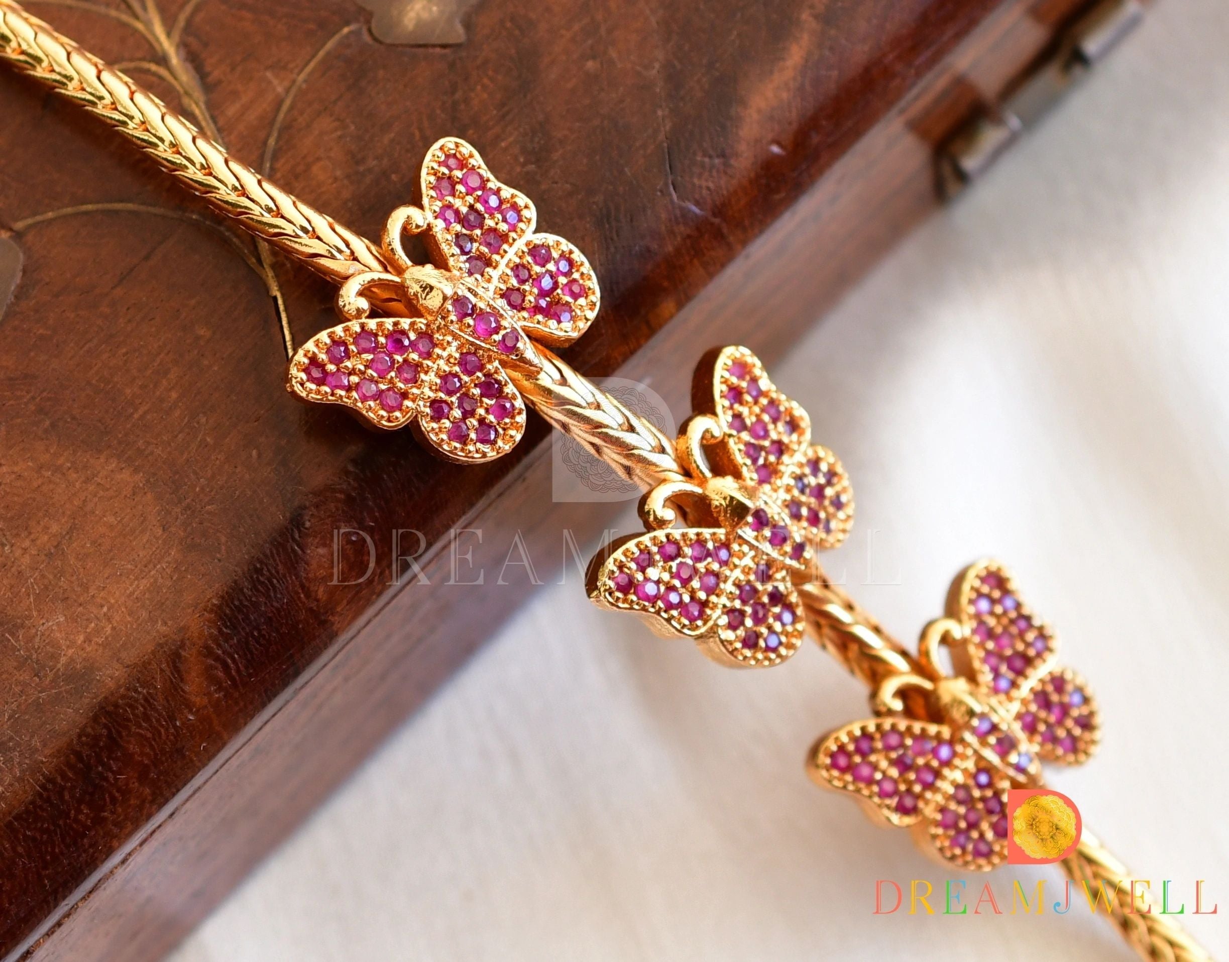 Latest mugappu designs on sale gold